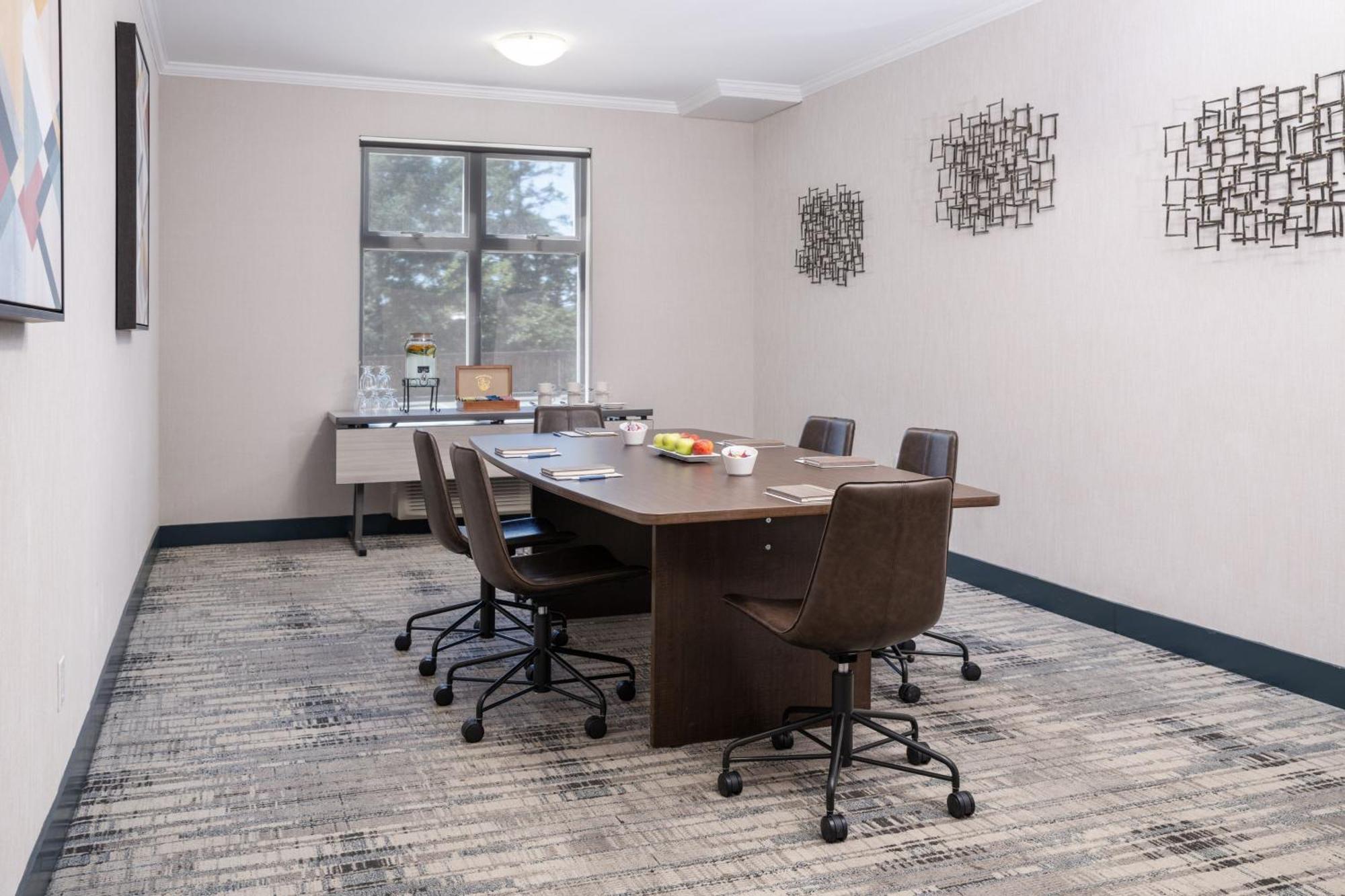 Four Points By Sheraton Victoria Gateway Langford Luaran gambar
