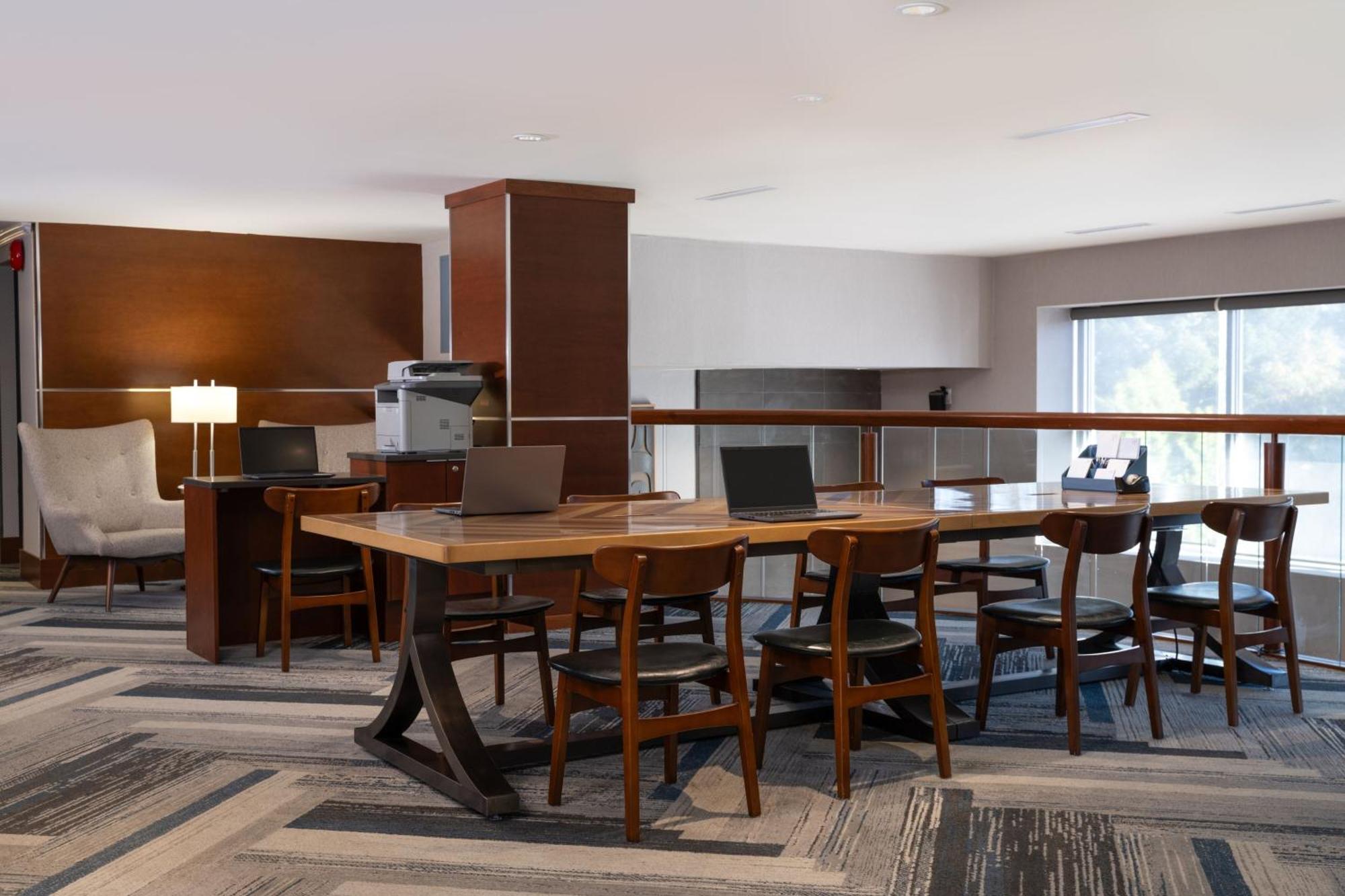 Four Points By Sheraton Victoria Gateway Langford Luaran gambar