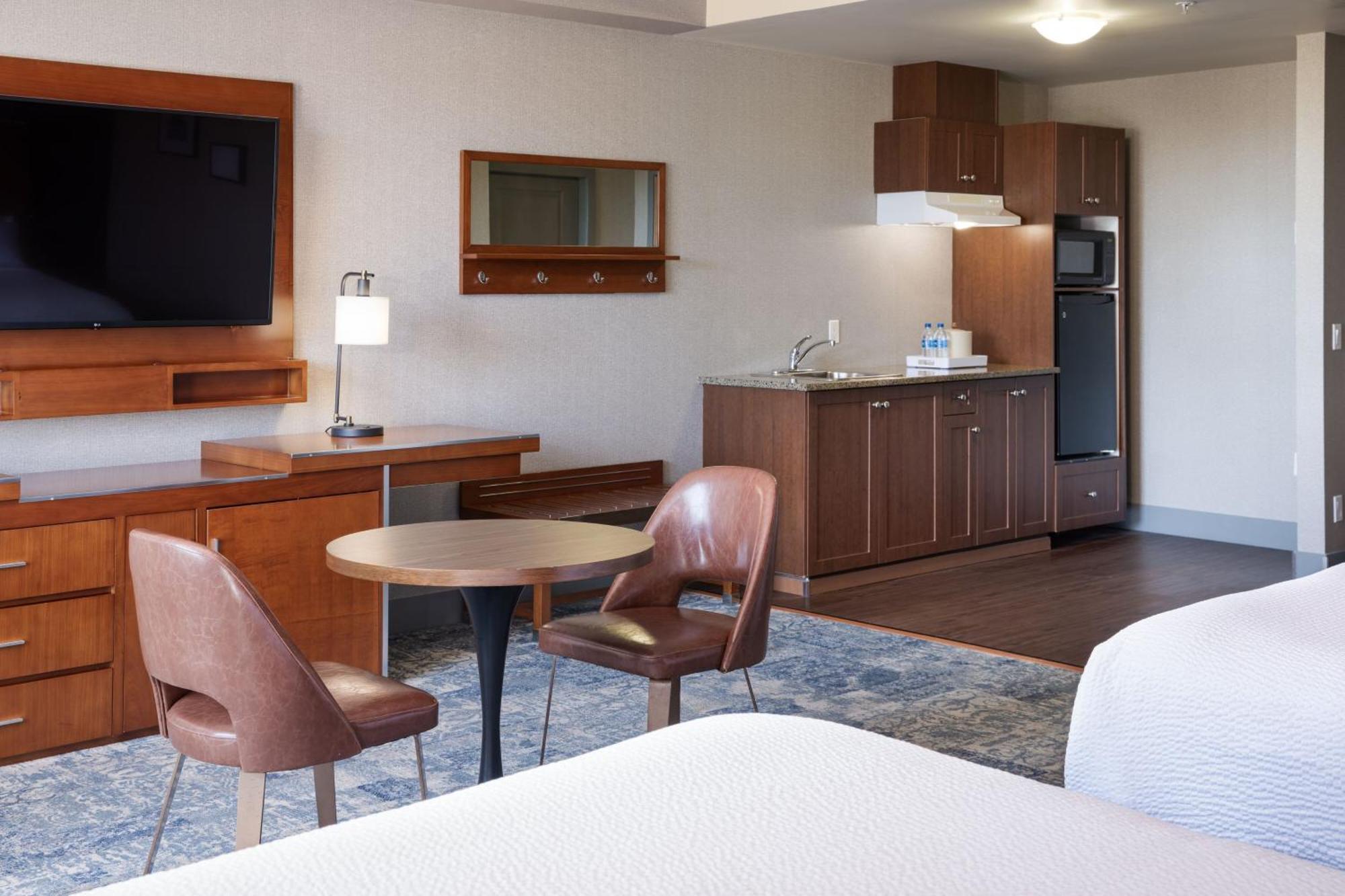 Four Points By Sheraton Victoria Gateway Langford Luaran gambar